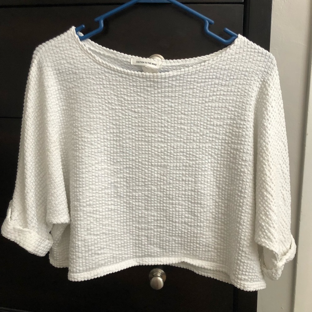 Caution to the wind size medium white knitted crop